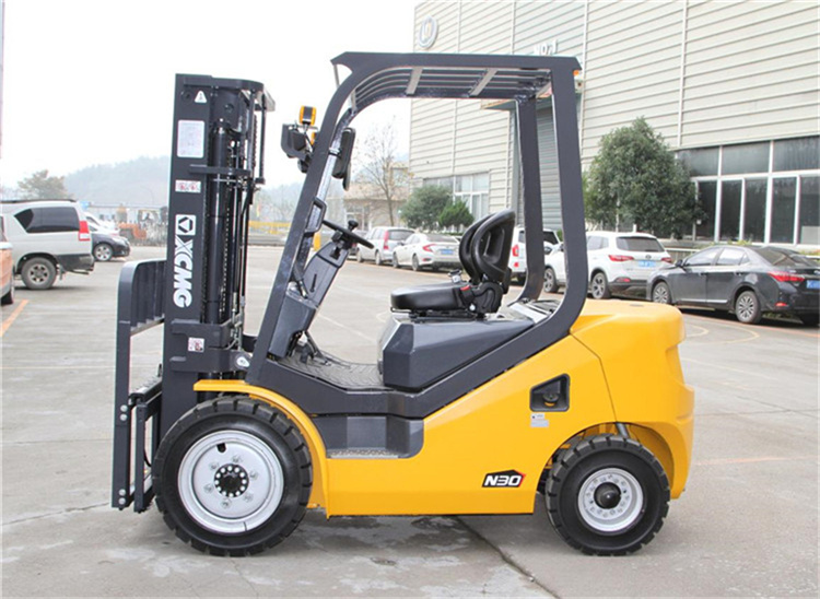 XCMG official 4 ton warehouse forklifts FD40T China diesel forklift for sale